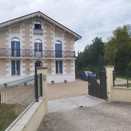 Montplaisir Bed & Breakfast Montendre ภายนอก รูปภาพ